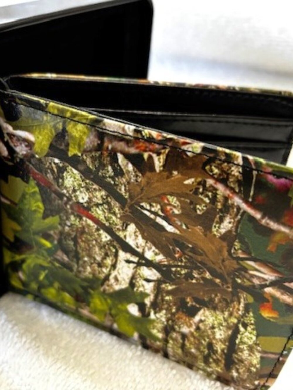 Buckle Down brand 'Hunting Camo' bi-fold new men's wallet